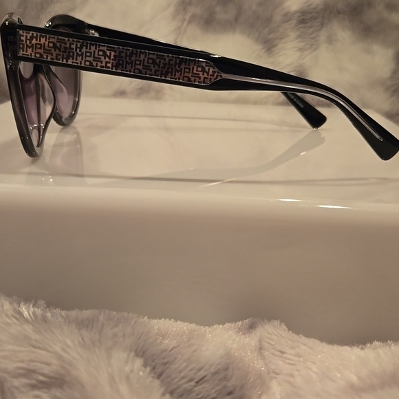 Longchamp Paris Black Cat-Eye Sunglasses Brand New in Case main image 10